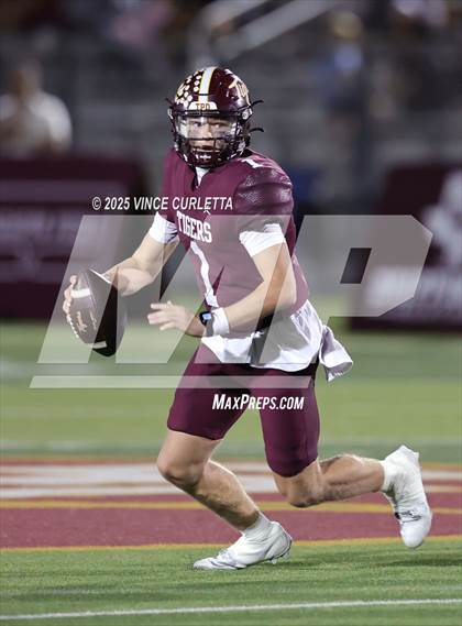 Thumbnail 2 in Vista Ridge @ Dripping Springs (UIL 6A Bi-District Playoff) photogallery.