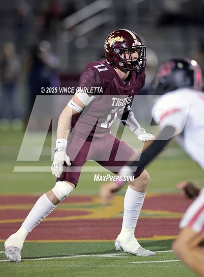 Thumbnail 2 in Vista Ridge @ Dripping Springs (UIL 6A Bi-District Playoff) photogallery.