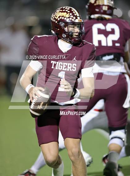 Thumbnail 1 in Vista Ridge @ Dripping Springs (UIL 6A Bi-District Playoff) photogallery.