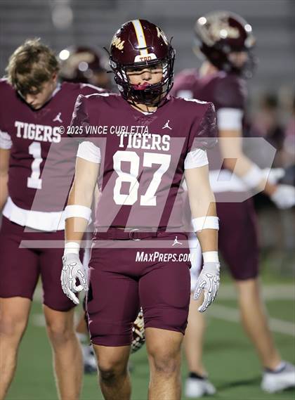 Thumbnail 3 in Vista Ridge @ Dripping Springs (UIL 6A Bi-District Playoff) photogallery.