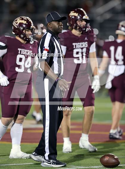 Thumbnail 2 in Vista Ridge @ Dripping Springs (UIL 6A Bi-District Playoff) photogallery.