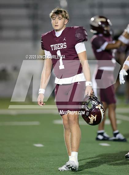 Thumbnail 1 in Vista Ridge @ Dripping Springs (UIL 6A Bi-District Playoff) photogallery.