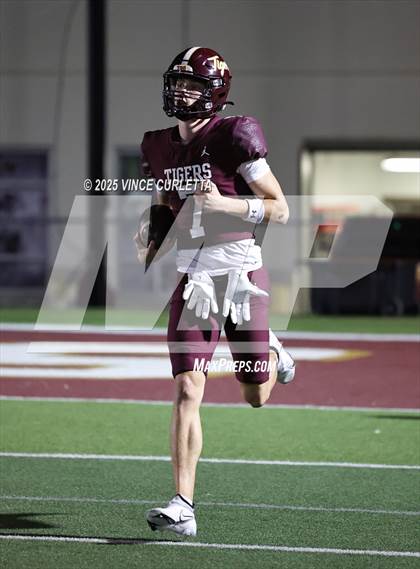 Thumbnail 2 in Vista Ridge @ Dripping Springs (UIL 6A Bi-District Playoff) photogallery.