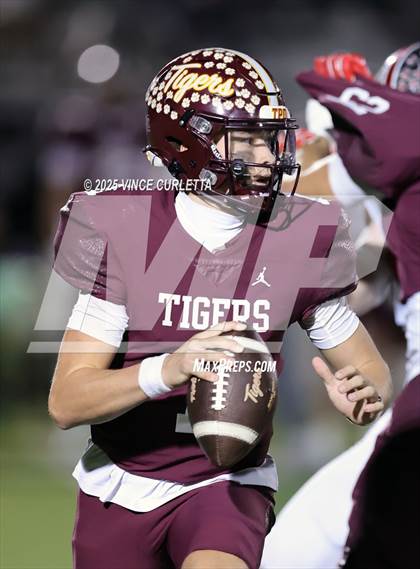 Thumbnail 2 in Vista Ridge @ Dripping Springs (UIL 6A Bi-District Playoff) photogallery.