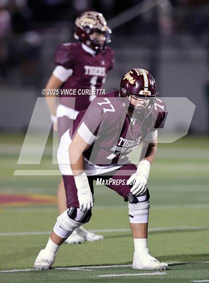 Thumbnail 2 in Vista Ridge @ Dripping Springs (UIL 6A Bi-District Playoff) photogallery.