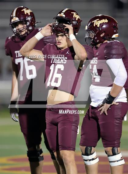 Thumbnail 2 in Vista Ridge @ Dripping Springs (UIL 6A Bi-District Playoff) photogallery.