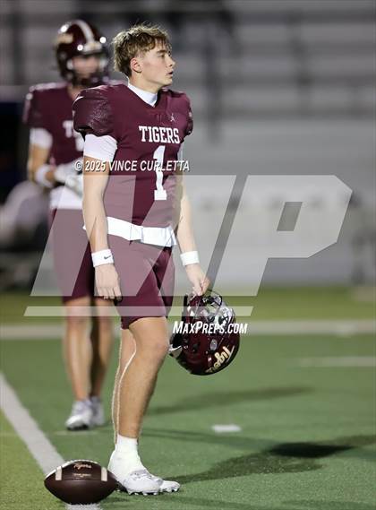 Thumbnail 3 in Vista Ridge @ Dripping Springs (UIL 6A Bi-District Playoff) photogallery.