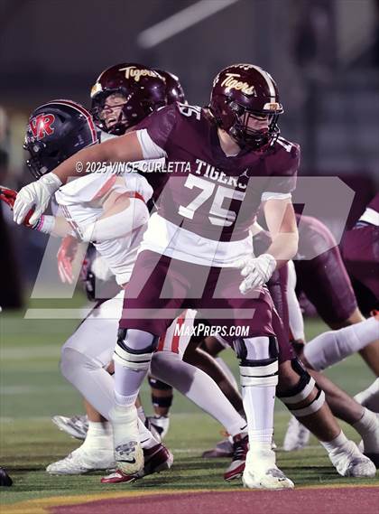 Thumbnail 3 in Vista Ridge @ Dripping Springs (UIL 6A Bi-District Playoff) photogallery.