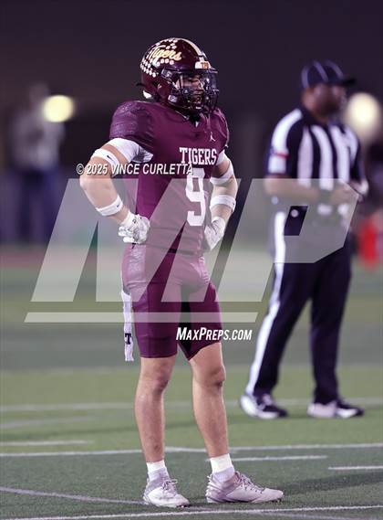 Thumbnail 2 in Vista Ridge @ Dripping Springs (UIL 6A Bi-District Playoff) photogallery.