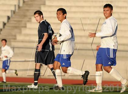 Thumbnail 2 in Dana Hills vs Corona Del Mar (Zach Butcher Memorial Tournament) photogallery.