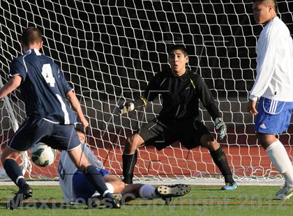 Thumbnail 2 in Dana Hills vs Corona Del Mar (Zach Butcher Memorial Tournament) photogallery.