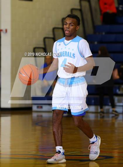 Thumbnail 2 in Birmingham vs. Lee (Tarkanian Classic) photogallery.