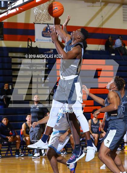 Thumbnail 2 in Birmingham vs. Lee (Tarkanian Classic) photogallery.