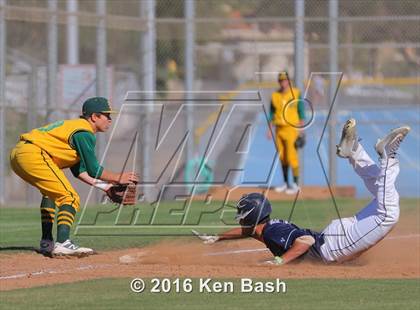 Thumbnail 3 in Royal @ Camarillo photogallery.
