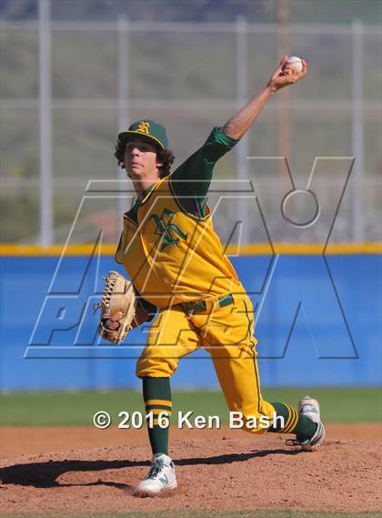 Thumbnail 1 in Royal @ Camarillo photogallery.