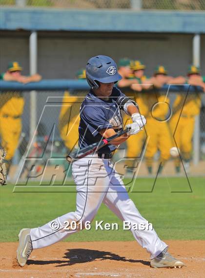 Thumbnail 3 in Royal @ Camarillo photogallery.