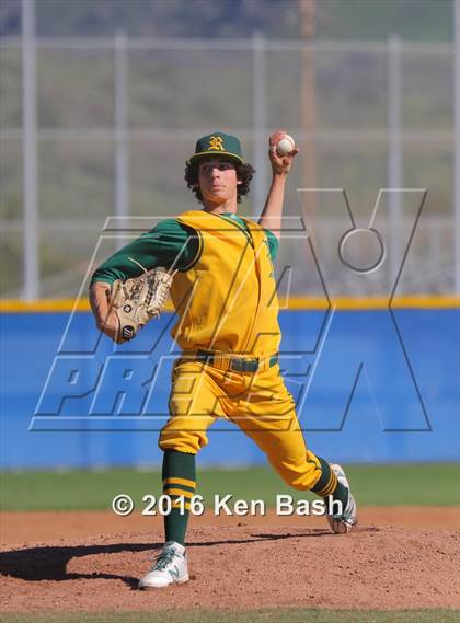 Thumbnail 3 in Royal @ Camarillo photogallery.