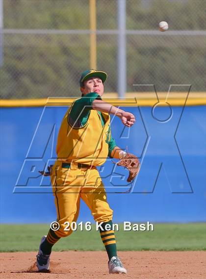 Thumbnail 1 in Royal @ Camarillo photogallery.