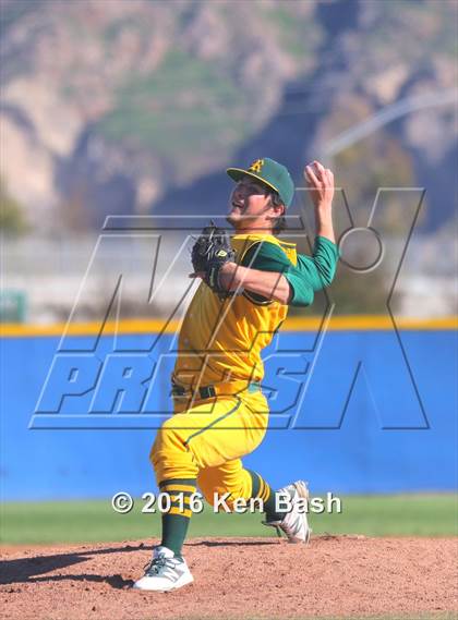 Thumbnail 2 in Royal @ Camarillo photogallery.