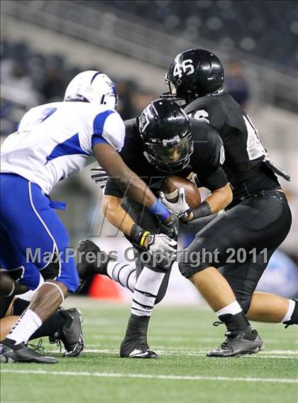 Thumbnail 3 in Steele vs. Dekaney (UIL 5A Division 2 Final) photogallery.