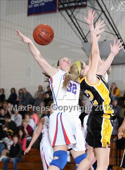 Thumbnail 3 in Waterford vs. Law (CIAC Class M 1st Round) photogallery.