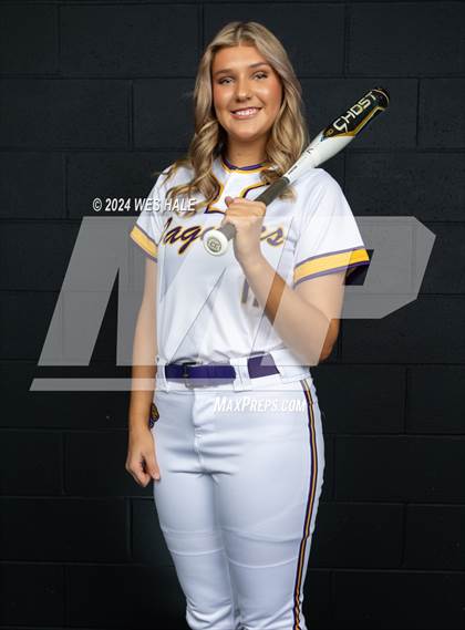 Thumbnail 3 in DeSoto Central (Senior photoshoot) photogallery.