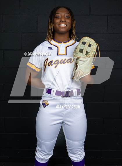 Thumbnail 2 in DeSoto Central (Senior photoshoot) photogallery.