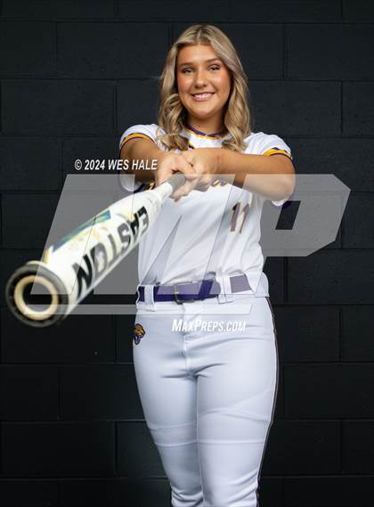 Thumbnail 2 in DeSoto Central (Senior photoshoot) photogallery.