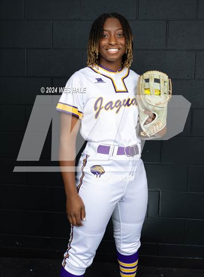 Thumbnail 3 in DeSoto Central (Senior photoshoot) photogallery.