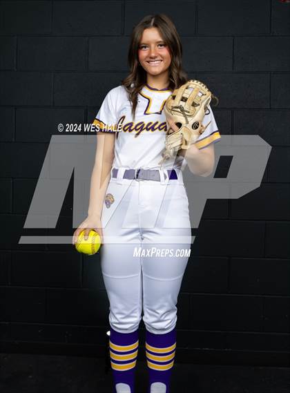 Thumbnail 2 in DeSoto Central (Senior photoshoot) photogallery.