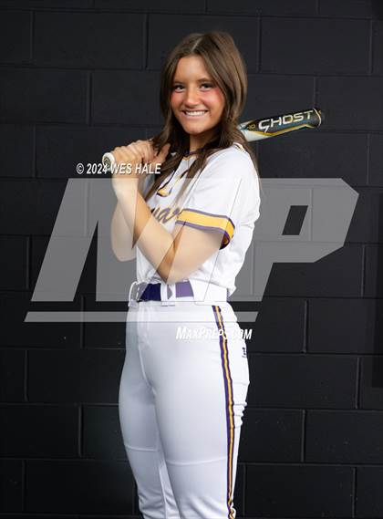 Thumbnail 3 in DeSoto Central (Senior photoshoot) photogallery.