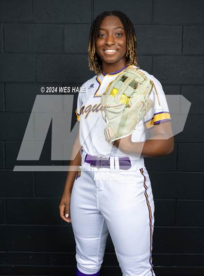 Thumbnail 3 in DeSoto Central (Senior photoshoot) photogallery.