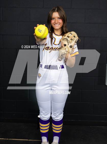 Thumbnail 3 in DeSoto Central (Senior photoshoot) photogallery.
