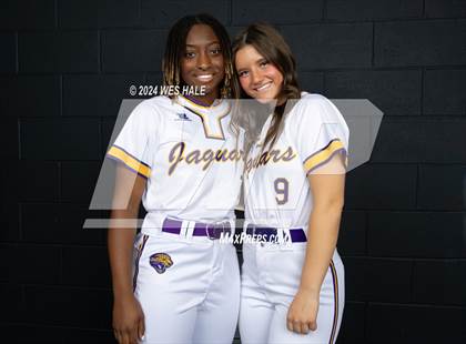 Thumbnail 1 in DeSoto Central (Senior photoshoot) photogallery.
