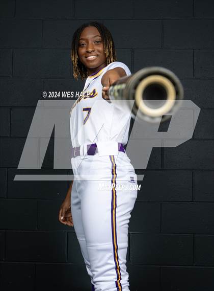 Thumbnail 2 in DeSoto Central (Senior photoshoot) photogallery.