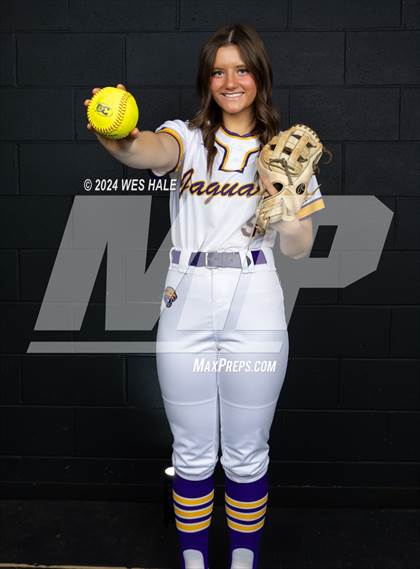 Thumbnail 2 in DeSoto Central (Senior photoshoot) photogallery.