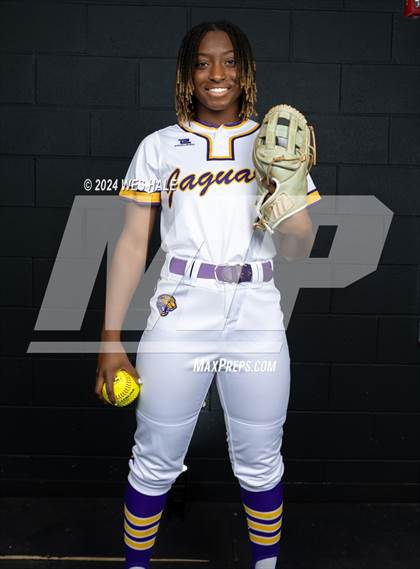 Thumbnail 3 in DeSoto Central (Senior photoshoot) photogallery.