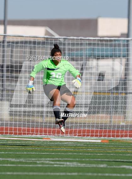 Thumbnail 2 in Chandler vs Desert Mountain (Coyote Classic Tournament) photogallery.