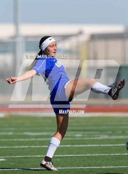 Thumbnail 1 in Chandler vs Desert Mountain (Coyote Classic Tournament) photogallery.