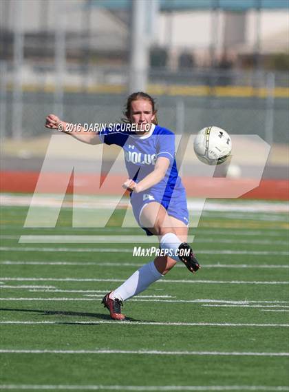 Thumbnail 3 in Chandler vs Desert Mountain (Coyote Classic Tournament) photogallery.