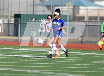 Thumbnail 3 in Chandler vs Desert Mountain (Coyote Classic Tournament) photogallery.