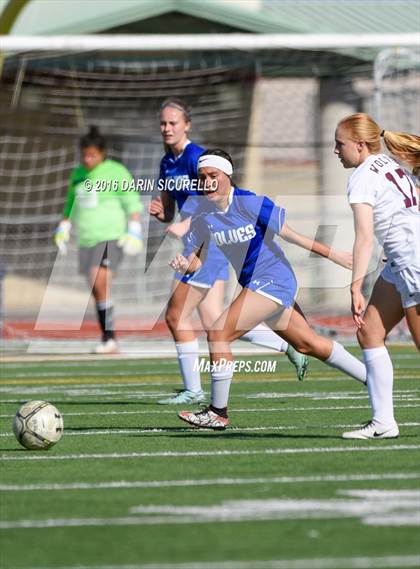 Thumbnail 3 in Chandler vs Desert Mountain (Coyote Classic Tournament) photogallery.