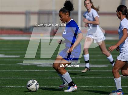 Thumbnail 3 in Chandler vs Desert Mountain (Coyote Classic Tournament) photogallery.