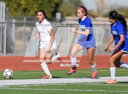 Thumbnail 2 in Chandler vs Desert Mountain (Coyote Classic Tournament) photogallery.