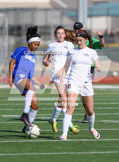 Thumbnail 2 in Chandler vs Desert Mountain (Coyote Classic Tournament) photogallery.