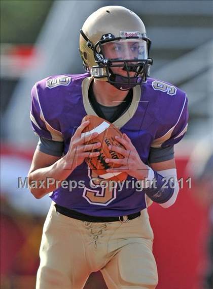 Thumbnail 3 in Lawrence vs. Sayville (Long Island Class 3 Final) photogallery.