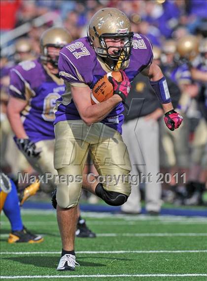 Thumbnail 3 in Lawrence vs. Sayville (Long Island Class 3 Final) photogallery.