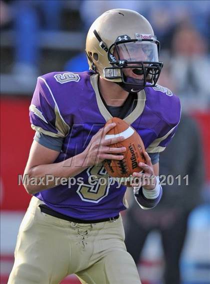 Thumbnail 3 in Lawrence vs. Sayville (Long Island Class 3 Final) photogallery.