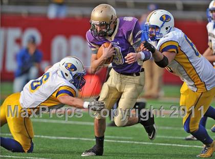 Thumbnail 2 in Lawrence vs. Sayville (Long Island Class 3 Final) photogallery.