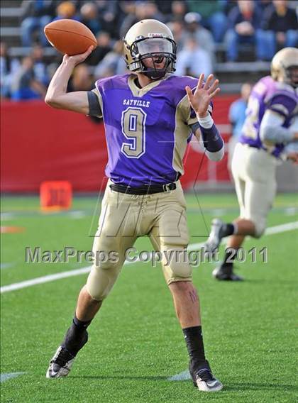 Thumbnail 3 in Lawrence vs. Sayville (Long Island Class 3 Final) photogallery.